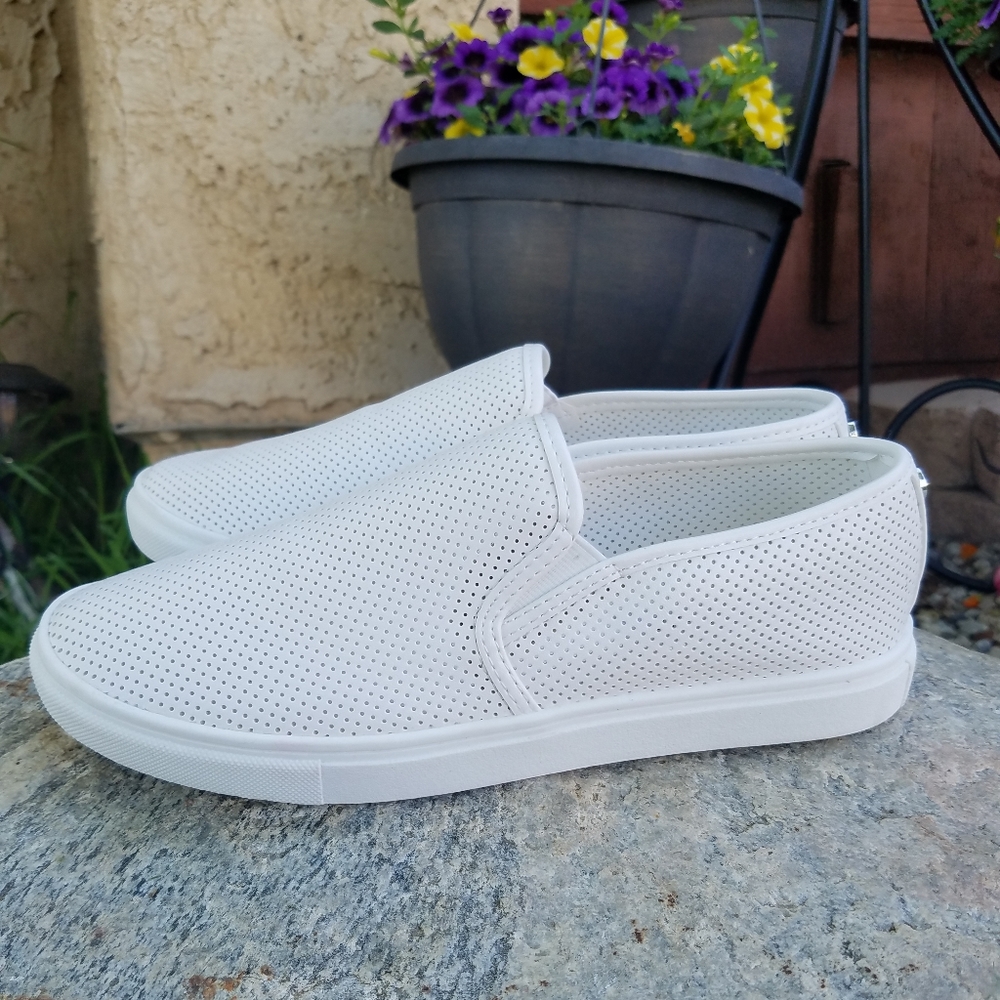 Steve Madden Slips On NWOT